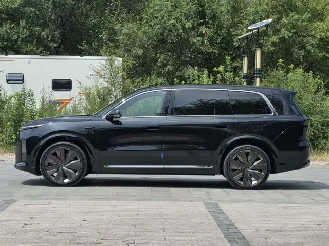 Li Auto L9 — Фото автомобиля 3