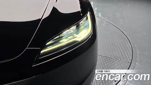 Tesla Model 3 — Фото автомобиля 6