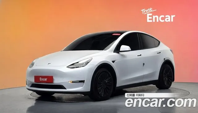 Фотография автомобиля — Tesla Model Y