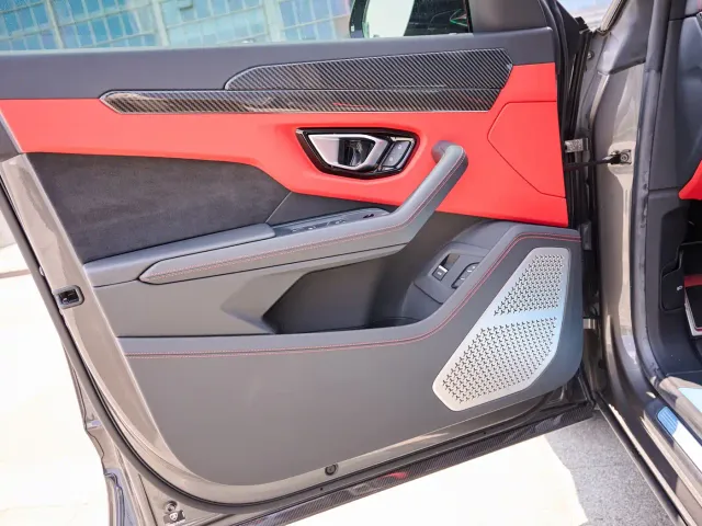 Lamborghini Urus — Фото автомобиля 24