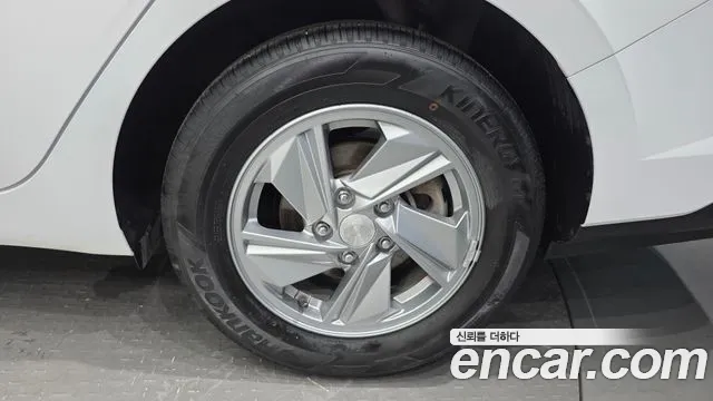 Hyundai AVANTE Новый Avante (CN7) — Фото автомобиля 14