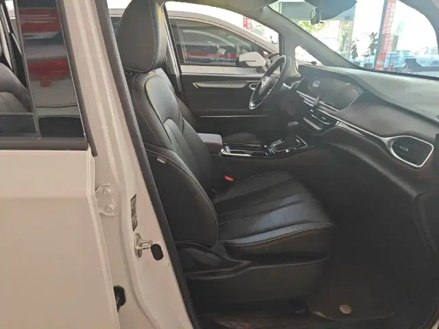 GAC Trumpchi M6 — Фото автомобиля 24