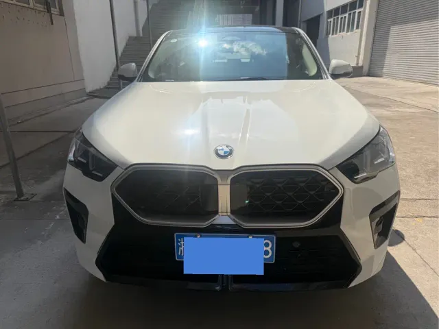 Фотография автомобиля — BMW X2