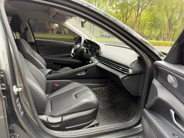 Hyundai Elantra — Фото автомобиля 10