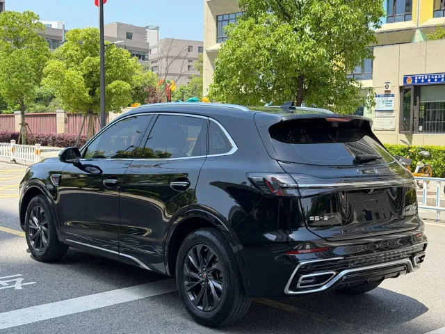 Hongqi HS5 — Фото автомобиля 10