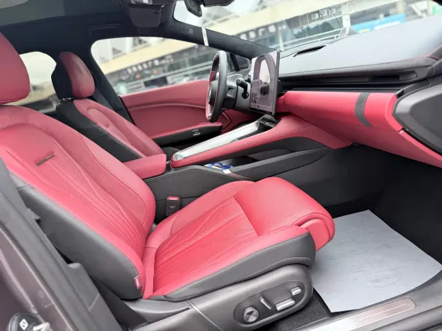 Zeekr 007 GT — Фото автомобиля 12