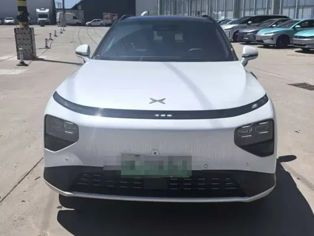 Xpeng G9 — Фото автомобиля 2
