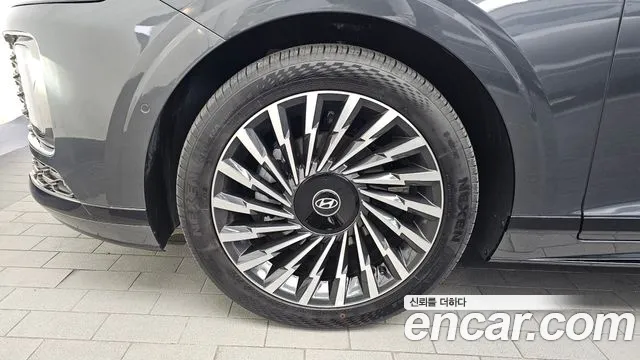 Hyundai Grandeur GN7 — Фото автомобиля 5