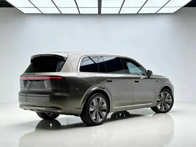 Li Auto Li Xiang L9 2026 Base Model — Фото автомобиля 4