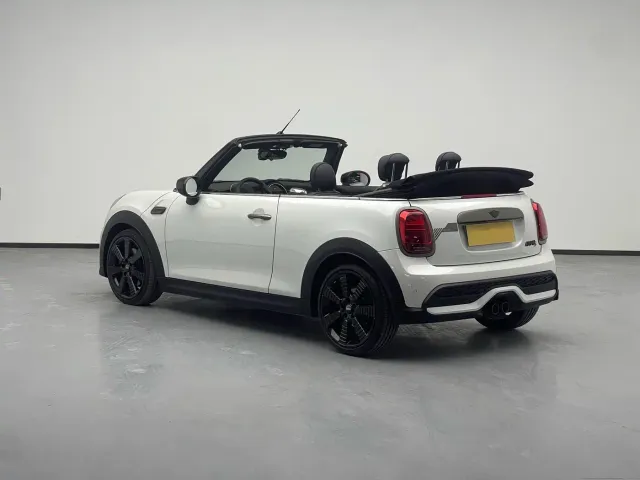 MINI MINI 2023 2.0T COOPER S King's Cross Special Edition — Фото автомобиля 5