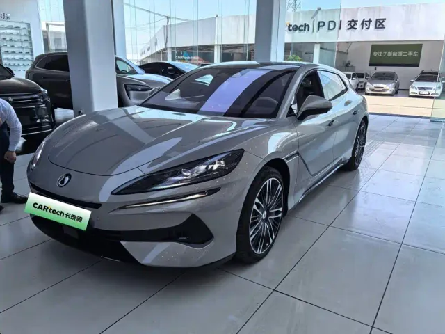 Фотография автомобиля — Denza Z9GT