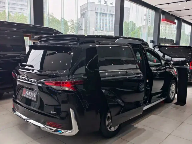 Toyota Granvia — Фото автомобиля 12