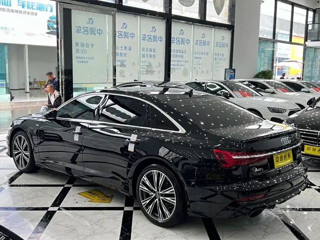Audi A6L — Фото автомобиля 14