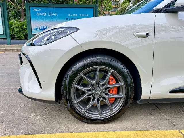IM Motors LS6 — Фото автомобиля 27
