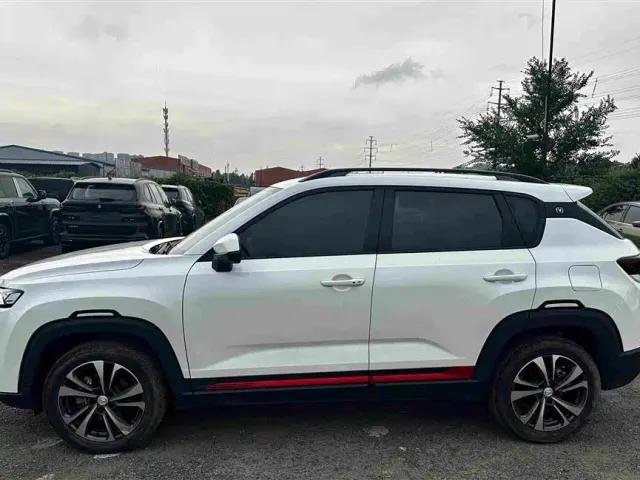 Changan CS35 Plus — Фото автомобиля 4