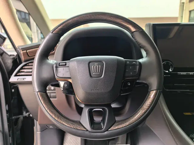 Toyota Vellfire — Фото автомобиля 15