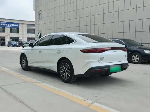 BYD Qin L — Фото автомобиля 9
