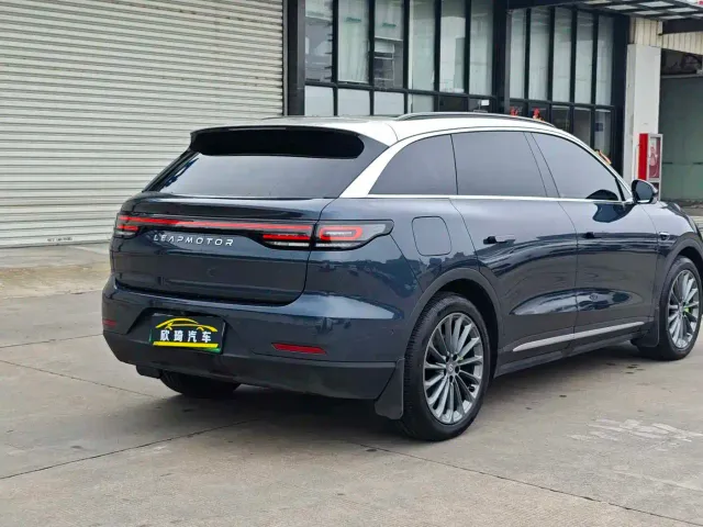 Leapmotor C11 — Фото автомобиля 11
