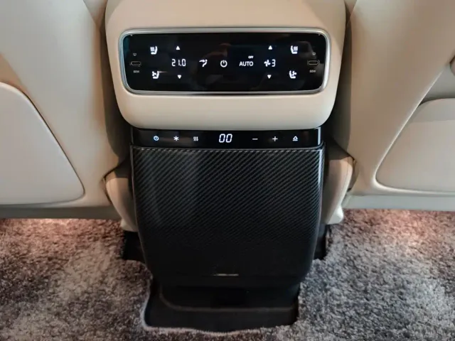 Li Auto MEGA — Фото автомобиля 17