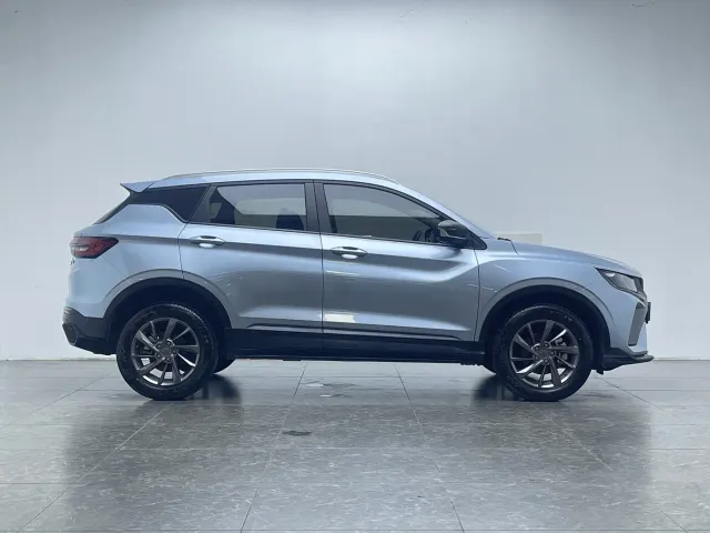 Geely Binyue — Фото автомобиля 9