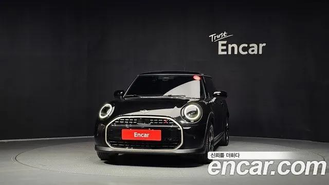 MINI Cooper 4th Gen — Фото автомобиля 3