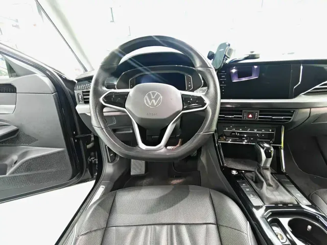 Volkswagen Passat — Фото автомобиля 6
