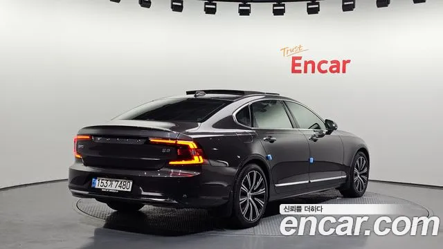 Вольво S90 — Фото автомобиля 2