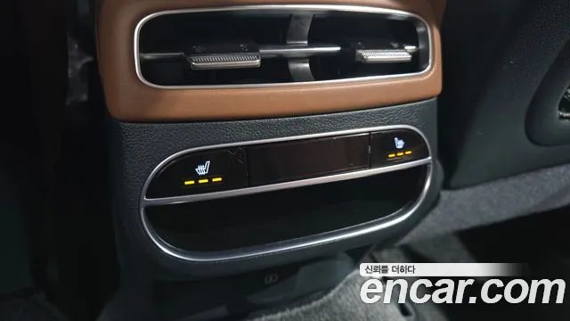 Genesis GV70 — Фото автомобиля 20