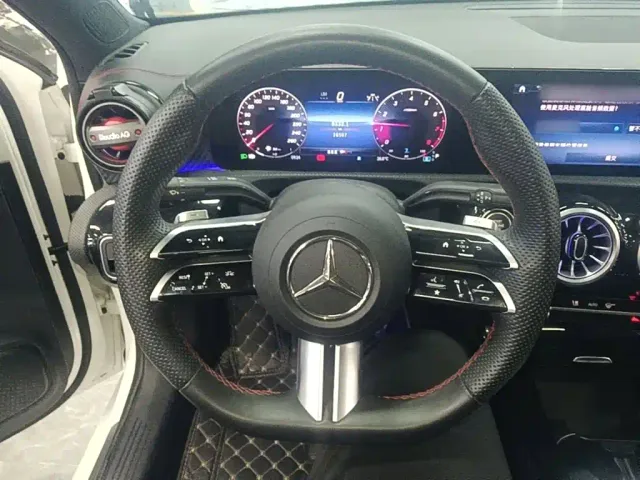 Mercedes-Benz A-Class — Фото автомобиля 10