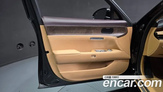 Genesis G90 Бензин 3.5 турбо AWD — Фото автомобиля 23