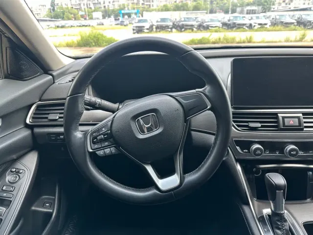 Honda Accord — Фото автомобиля 10