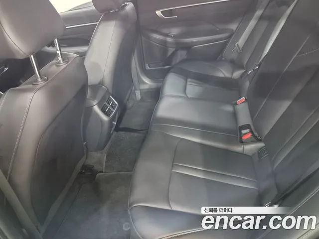 Hyundai Sonata — Фото автомобиля 10