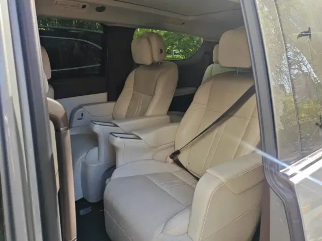 Li Auto MEGA — Фото автомобиля 11
