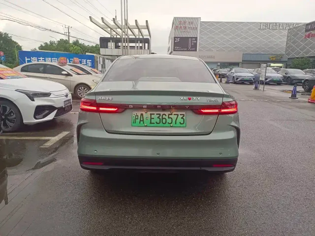 Geely Geometry G6 — Фото автомобиля 6