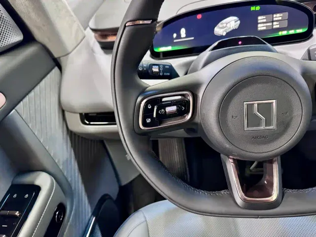 Zeekr Mix — Фото автомобиля 18