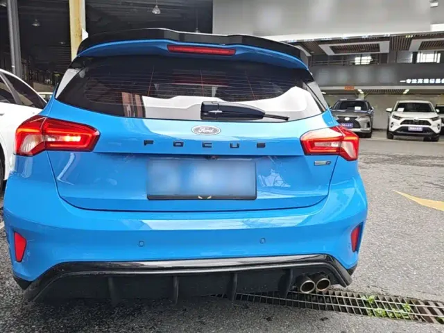 Ford Focus — Фото автомобиля 3