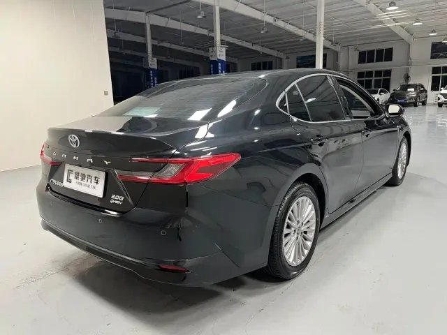 Toyota Camry — Фото автомобиля 4