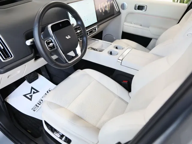 Li Auto L9 — Фото автомобиля 8