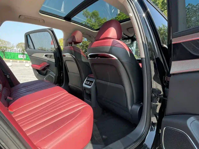 Hongqi H5 — Фото автомобиля 14