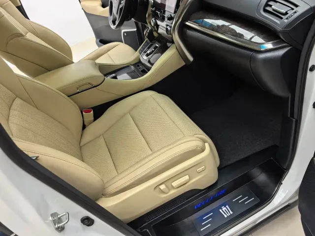 Toyota Vellfire — Фото автомобиля 20