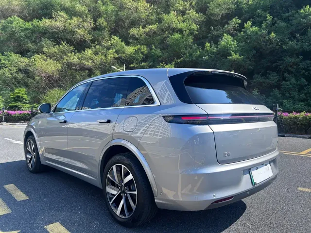 Li Auto L7 — Фото автомобиля 21