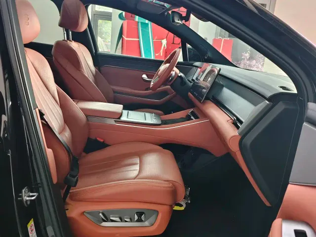 BYD Tang L — Фото автомобиля 23