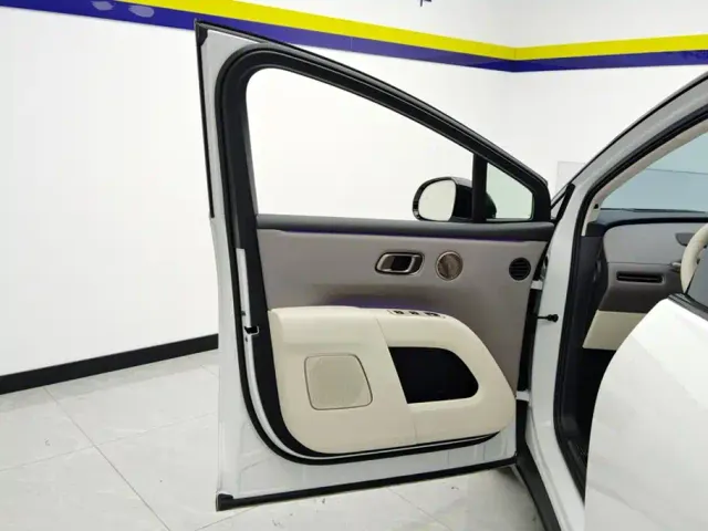 Li Auto i8 — Фото автомобиля 7
