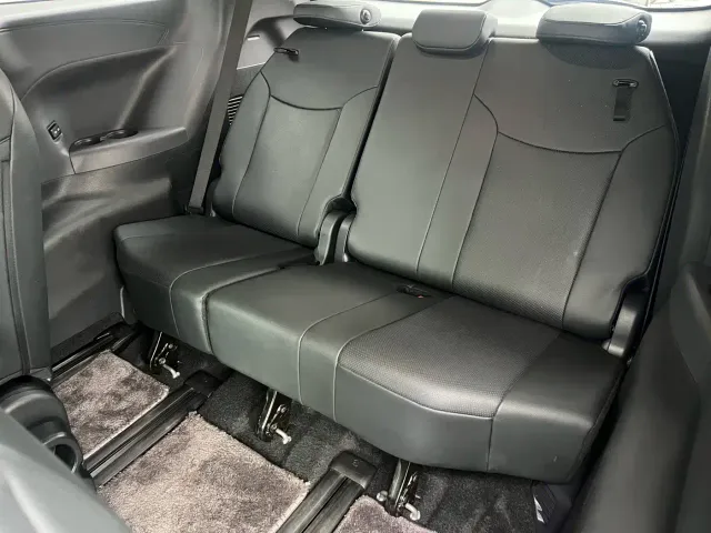 Toyota Sienna — Фото автомобиля 12