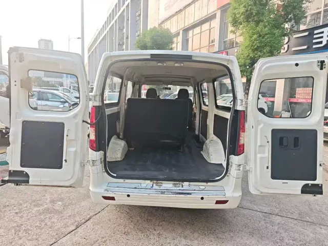 Changan Ruixing EM80 — Фото автомобиля 9