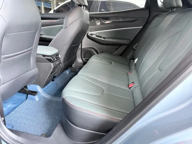 Geely Boyue — Фото автомобиля 13