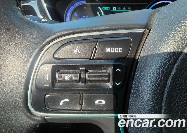 Kia Niro — Фото автомобиля 18