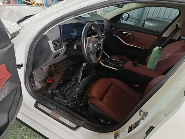 BMW i3 — Фото автомобиля 14