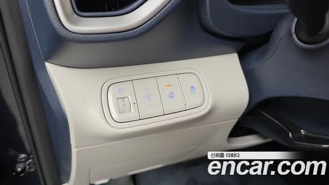 Hyundai Venue — Фото автомобиля 24