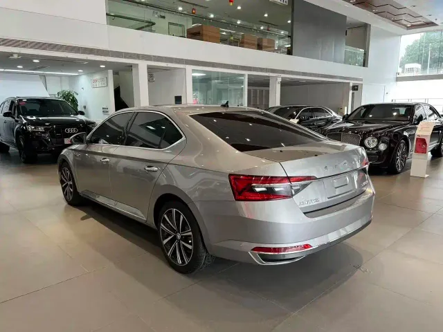 Skoda Superb — Фото автомобиля 6